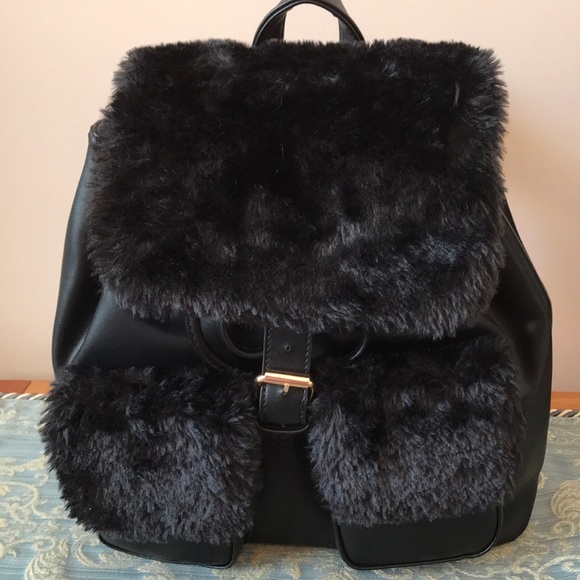 COLAB BLACK VEGAN LEATHER FAUX FUR BACKPACK NWT - Picture 5 of 7